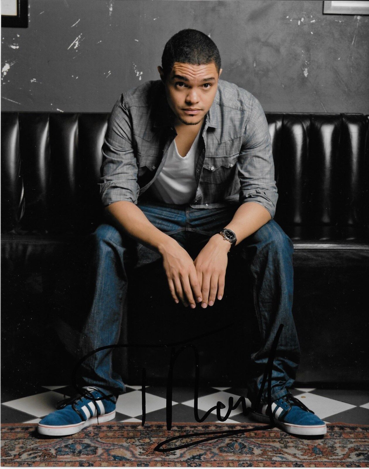 Autographed Trevor Noah The Daily Show 8x10 Photo #4