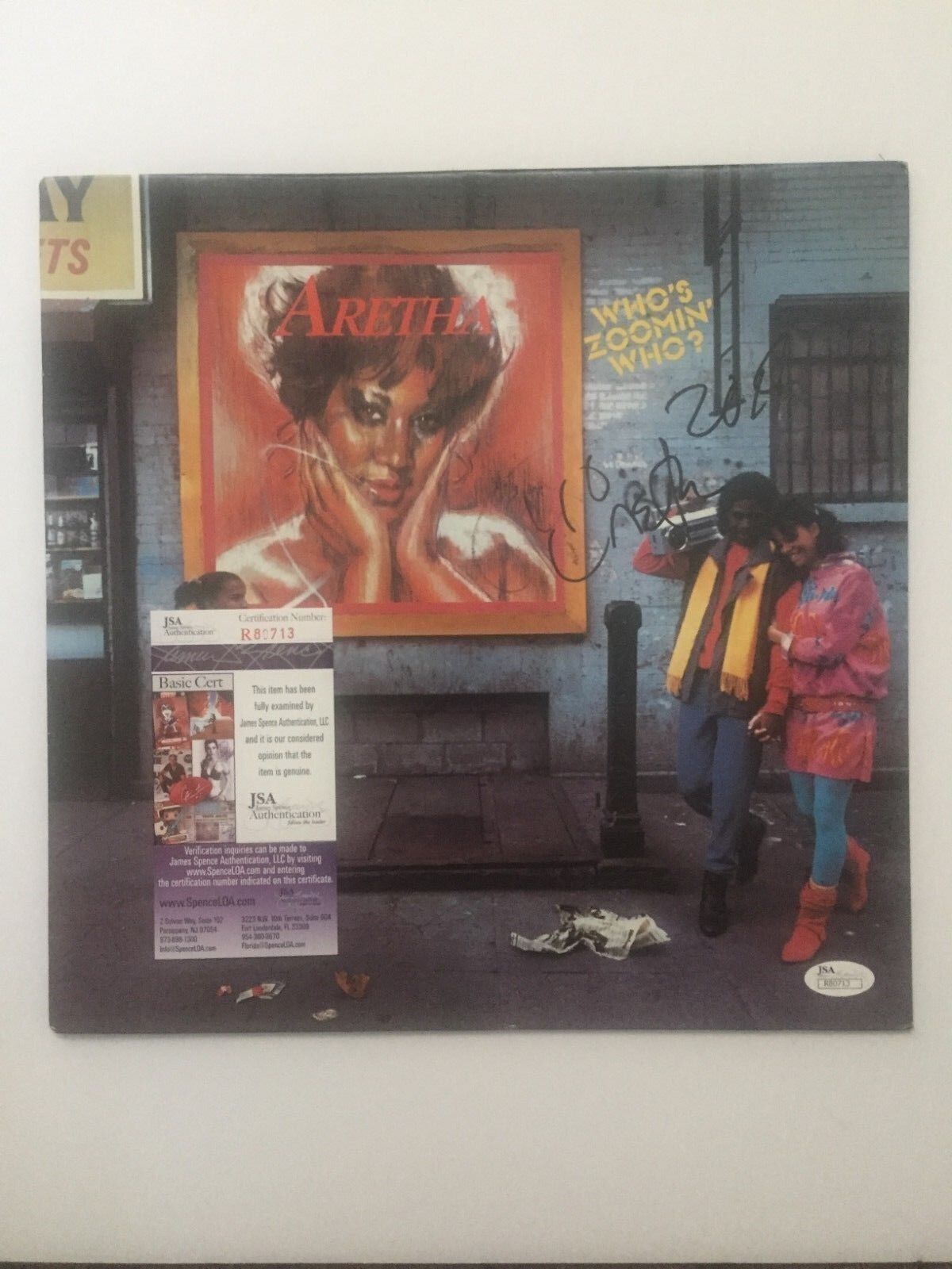 Autographed Aretha Franklin Who's Zoomin Who Signed Album Cover with JSA Authen.