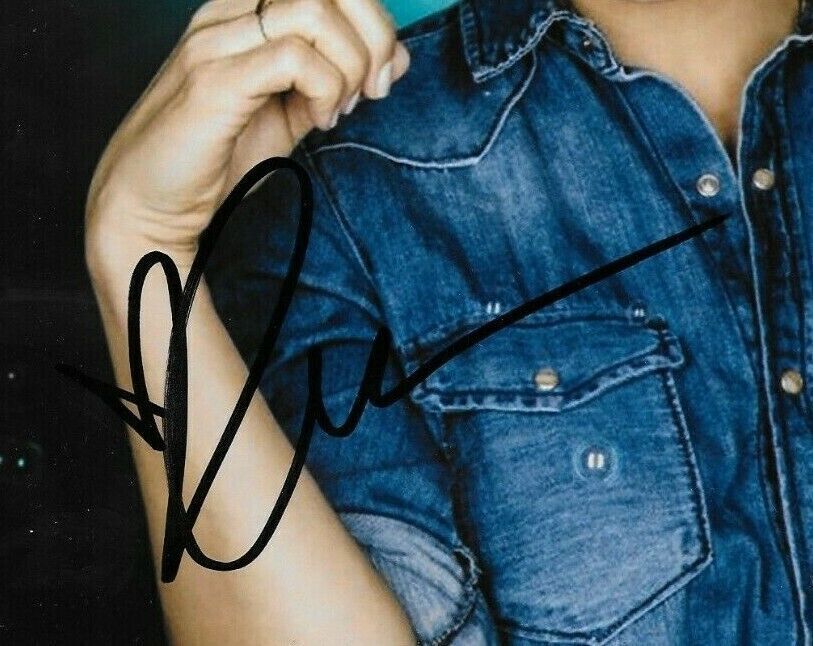 Photo autographiée 8x10 signée Anjelah Johnson Actrice Comédienne #4 Original