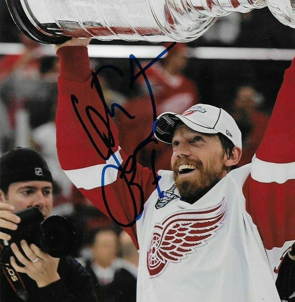 Autographed Detroit Red Wings Mikael Samuelsson Stanley Cup 8x10 Photo Original