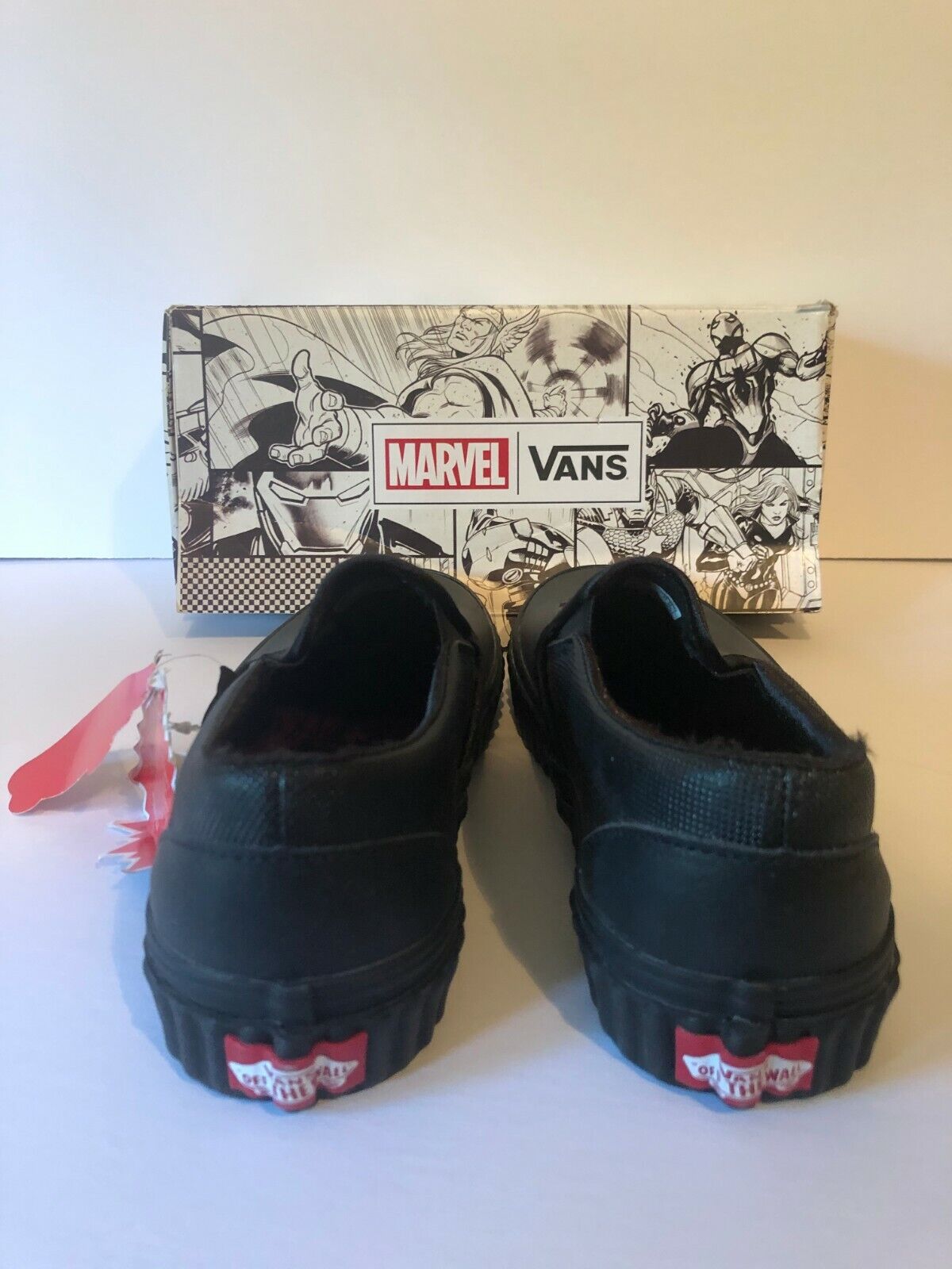 Édition limitée Marvel Black Widow Vans Slip On Neuf dans la boîte Taille 4,5m 6w