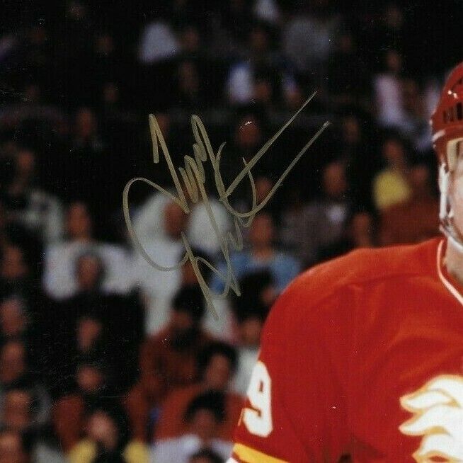 Photo 8x10 autographiée par Tim Hunter des Flames de Calgary #4