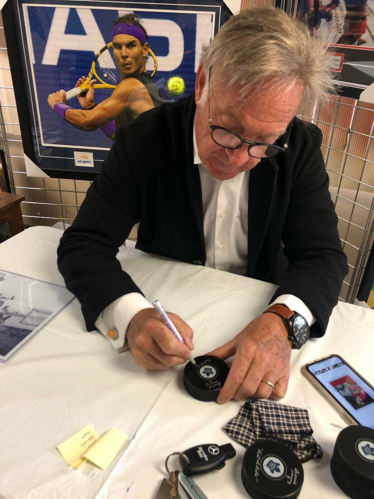 Pistolet Pete Puck original autographié par Pierre Jarry des Rangers de New York