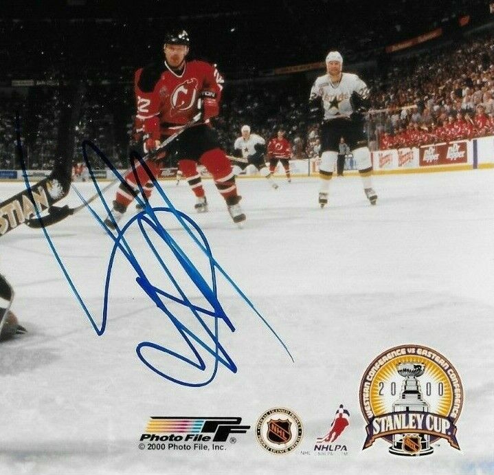 Auto. New Jersey Devils Hall of Famer Scott Niedermayer 8x10 Photo #2 Original