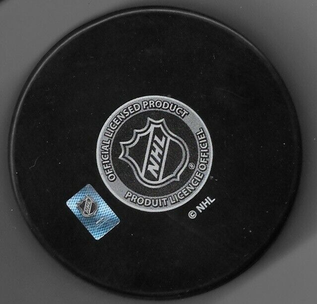 Auto. Montreal Canadiens Murray Wilson Puck with Inscription 4SC 73-76-77-78