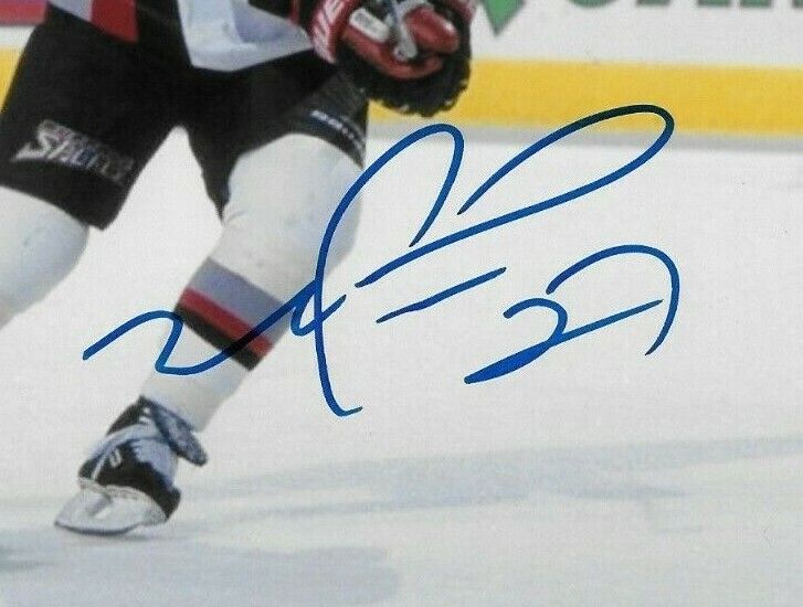 Autographed Buffalo Sabres Michael Peca 8x10 Photo #2 Original