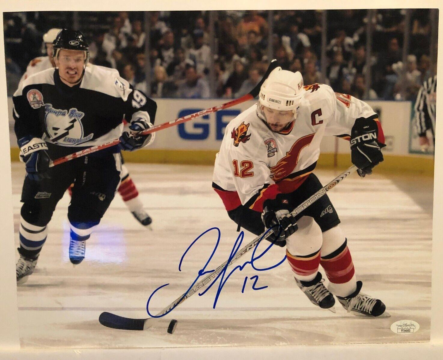 Auto. Calgary Flames Hall of Famer Jarome Iginla 11x14 Photo JSA Authentication