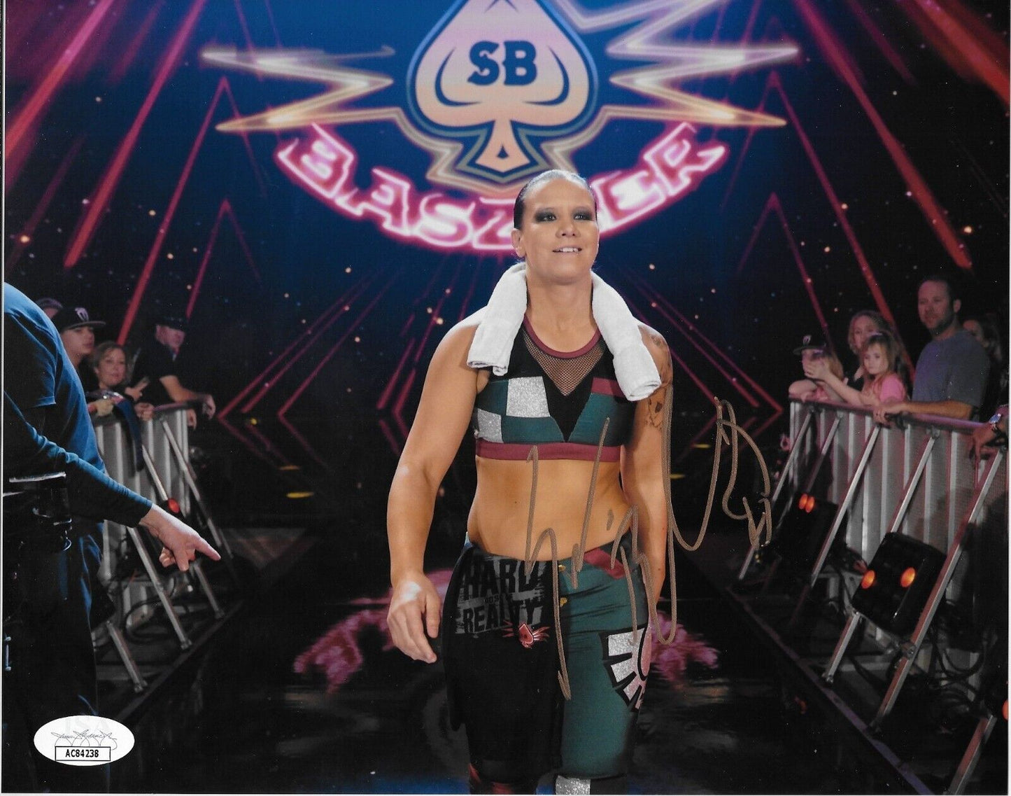 Photo autographiée de catch Shayna Baszler WWE NXT 8x10 #10 avec authentification JSA