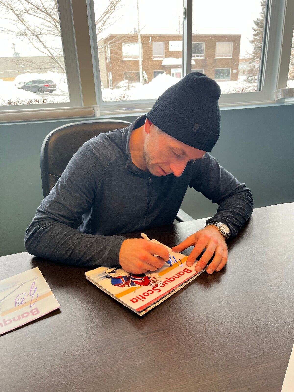 Photo 8x10 signée Arber Xhekaj par Jake Allen des Canadiens de Montréal, dédicace privée