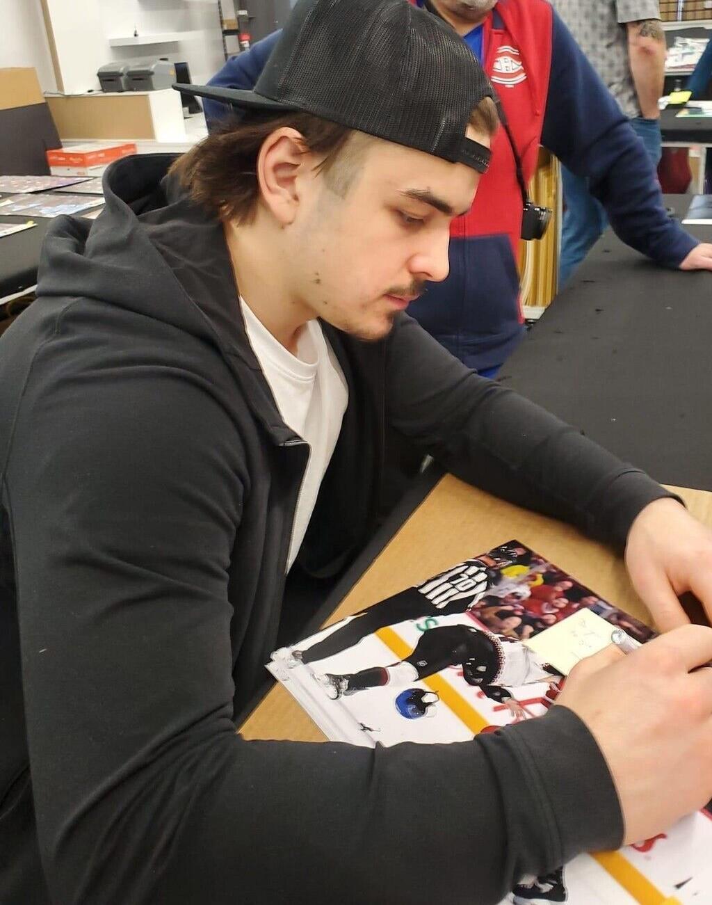Photo 8x10 signée Arber Xhekaj par Jake Allen des Canadiens de Montréal, dédicace privée