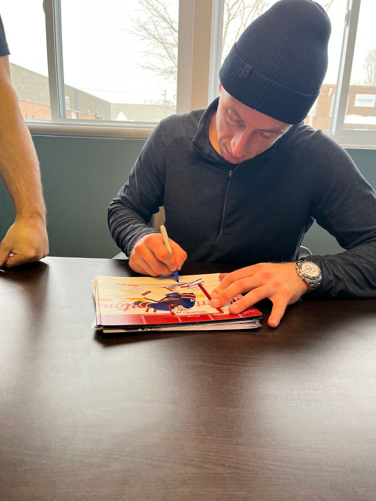 Photo 8x10 signée Arber Xhekaj par Jake Allen des Canadiens de Montréal, dédicace privée