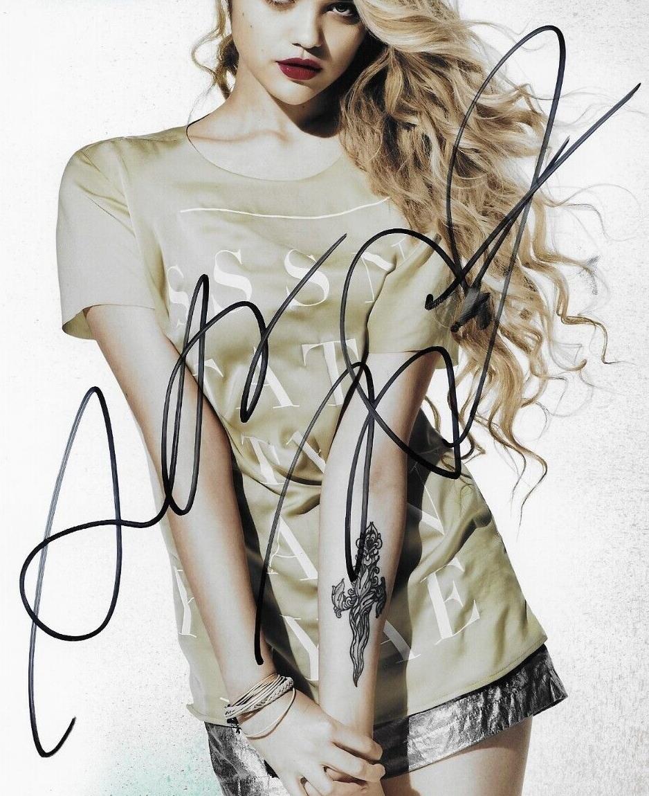 Autographed Sky Ferreira 8x10 Photo #2 Original I'm not alright with PROOF