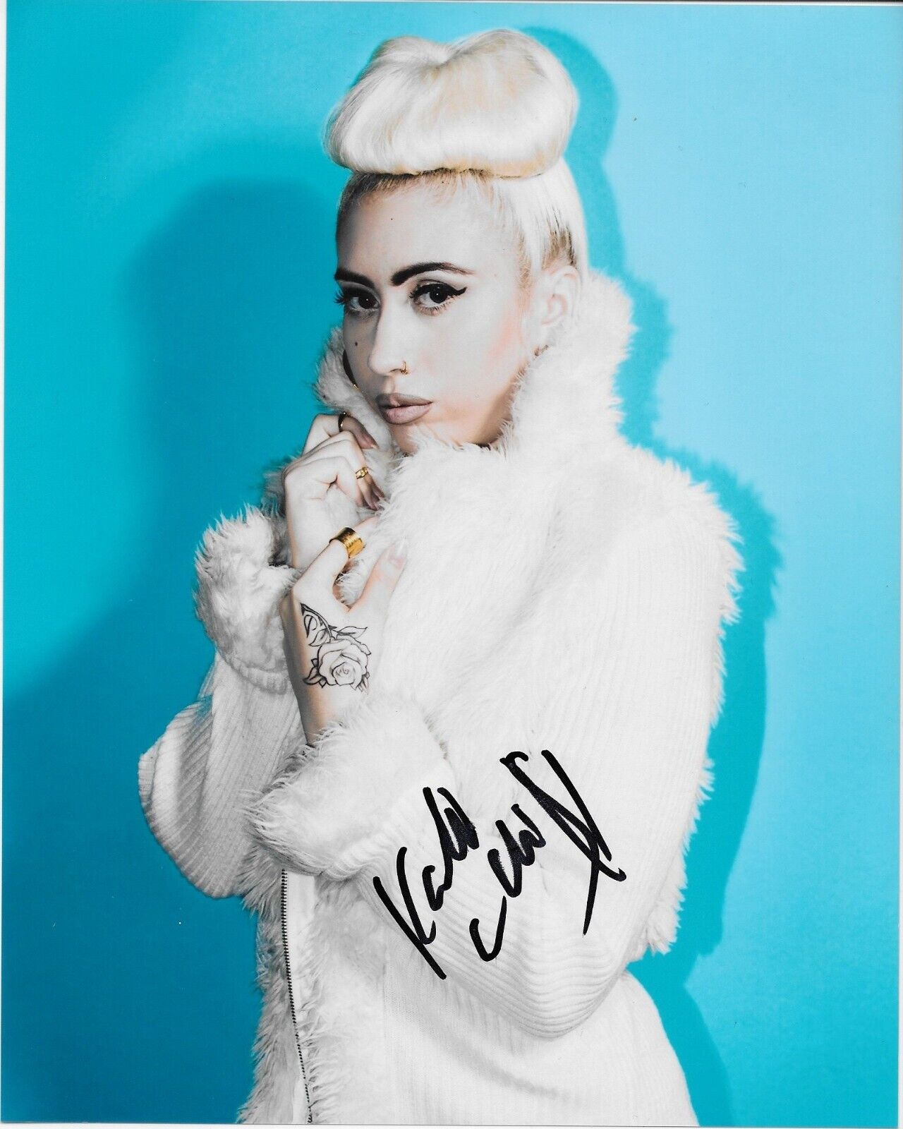 Autographed Hip Hop Singer Kali Uchis 8x10 Photo #2 Original