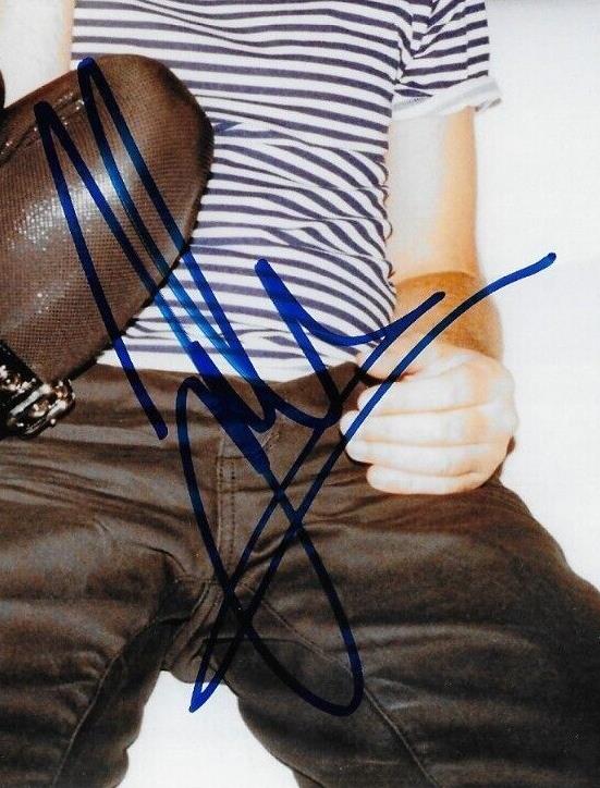 Autographed The Ting Tings 8x10 Photo 3 Original Signed By Jules De Martino ONLY