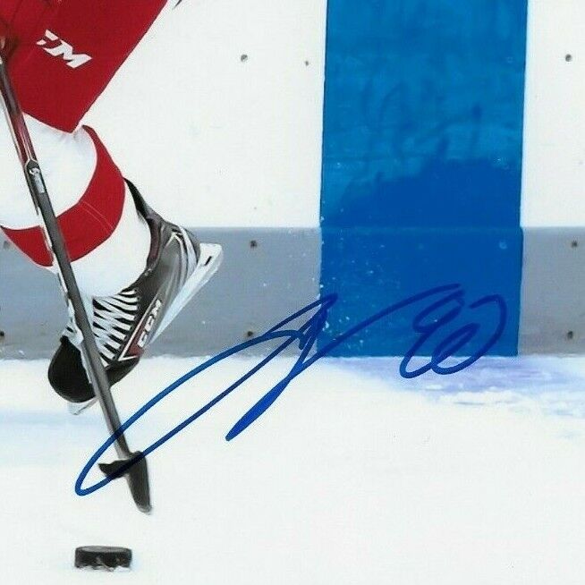 Autographed Detroit Red Wings Joe Veleno 8x10 Photo #3 Original