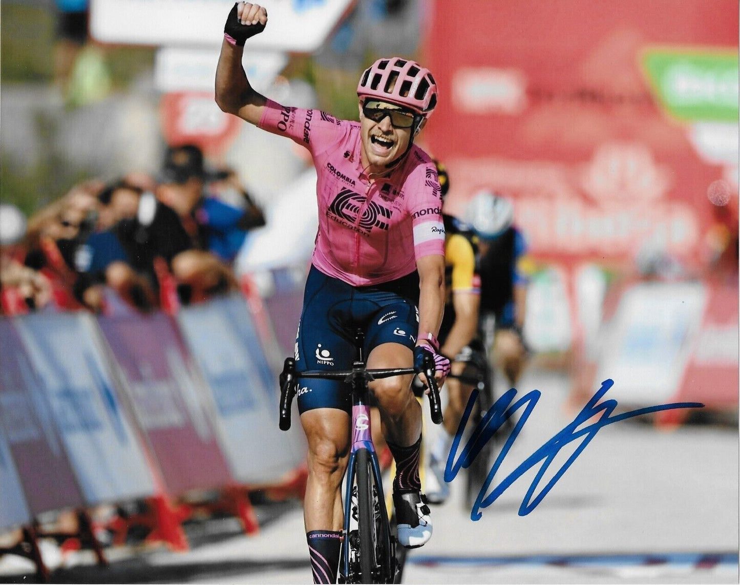 Photo dédicacée du cycliste Magnus Cort UCI EF Education-Easy Post 8x10 4 Original
