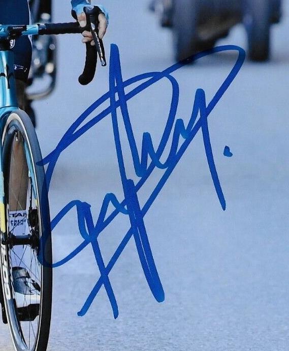 Cyclisme dédicacé Jakob Fuglsang UCI Astana Qazaqstan 8x10 Photo #4 Original