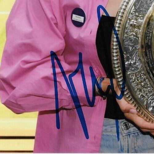 Carte de tennis 8x10 autographiée par Marketa Vondrousova Wimbledon 2023 Ph. #3 Original avec JSA