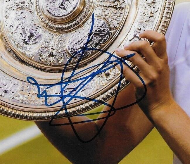 Photo autographiée de Petra Kvitova Tennis Wimbledon 2014 8x10 #6 Authentification JSA
