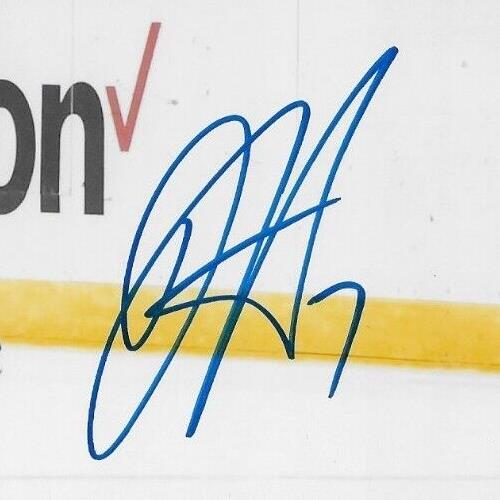 Photo 8x10 autographiée par Dougie Hamilton des Devils du New Jersey #4