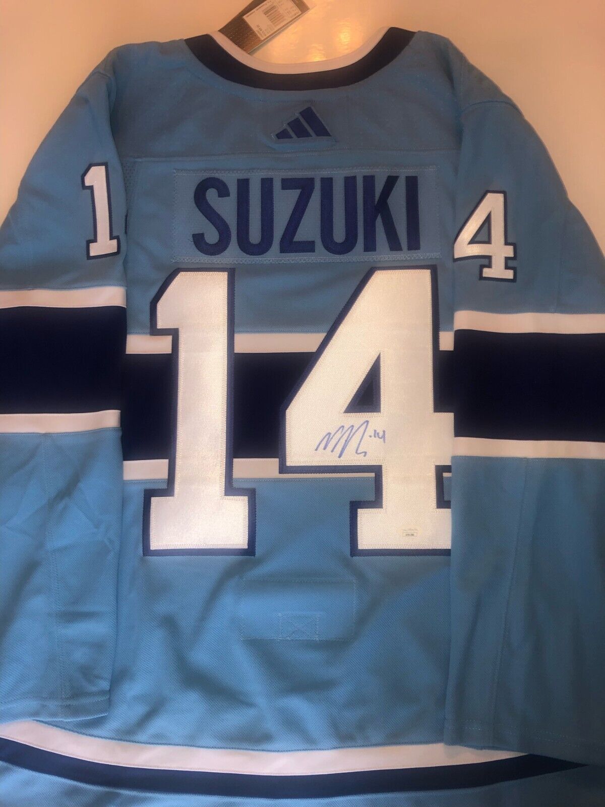 Maillot authentique dédicacé par Nick Suzuki des Canadiens de Montréal d'Adidas avec JSA
