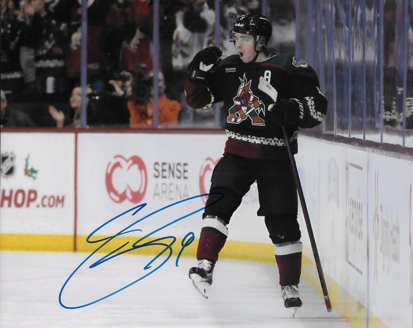 Photo autographiée 8x10 signée Clayton Keller des Coyotes de l'Arizona #2