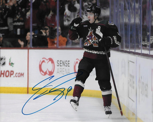 Photo autographiée 8x10 signée Clayton Keller des Coyotes de l'Arizona #2
