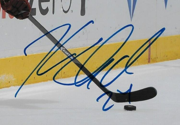 Photo autographiée 8x10 de Kyle Chipchura des Coyotes de l'Arizona n°1
