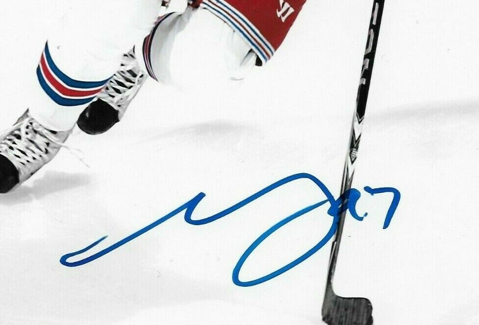 Photo 8x10 autographiée par Matt Gilroy des Rangers de New York #1 Original