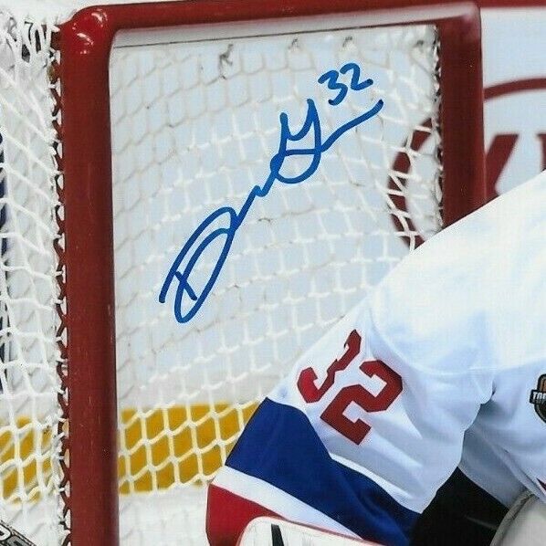 Signez l'équipe canadienne Dylan Garand Kamloops Blazers NY Rangers 8x10 Photo #6 Original