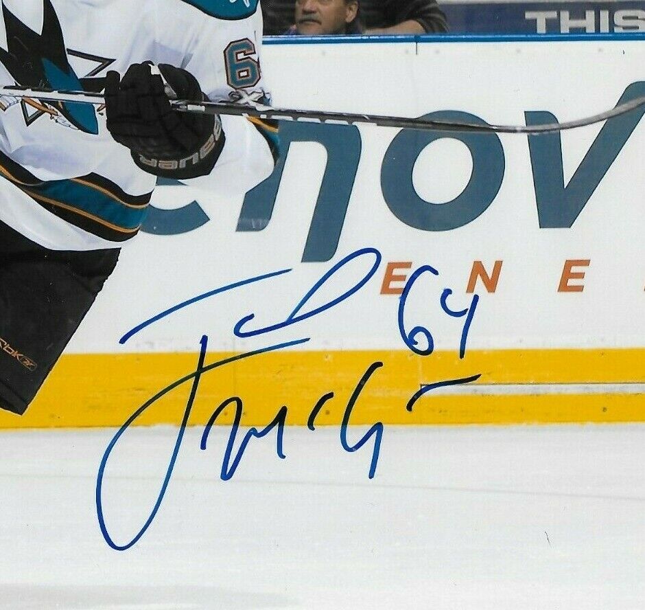 Photo autographiée 8x10 signée Jamie McGinn des Sharks de San Jose #1