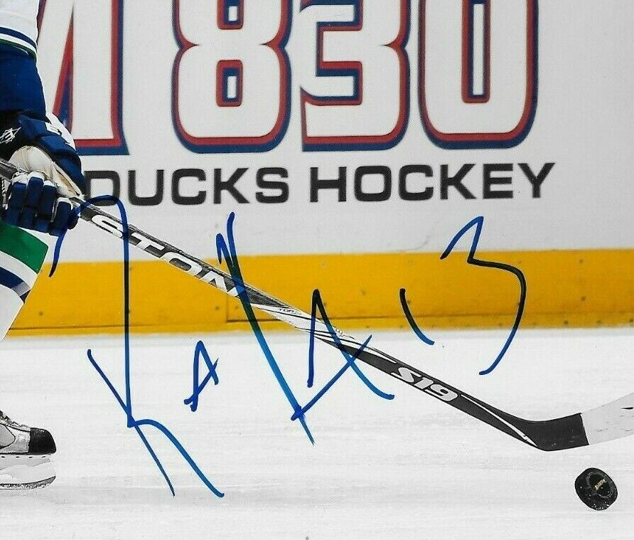 Signed Raffi Torres Vancouver Canucks Autographed 8x10 Photo #1 Original