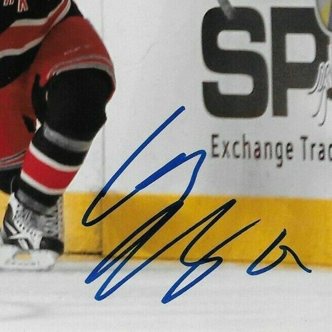 Photo 8x10 autographiée par Carl Hagelin des Rangers de New York #1 Original