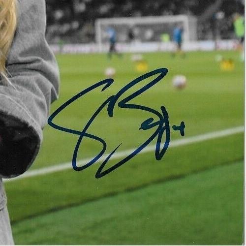 Signed Shelina Zadorsky Team Canada Soccer Gold 2020 Tokyo Olympics 8x10 Photo 1
