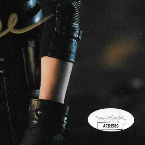 Photo 8x10 signée Caity Lotz avec inscription Sara Lance n°3 avec authentification JSA