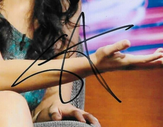 Signed Stephanie Beatriz Brooklyn Nine Nine Autographed 8x10 Photo #2 Original