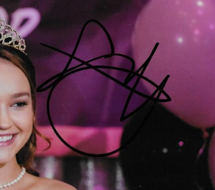 Signed Sadie Stanley The Goldbergs Autographed 8x10 Photo #3 Original