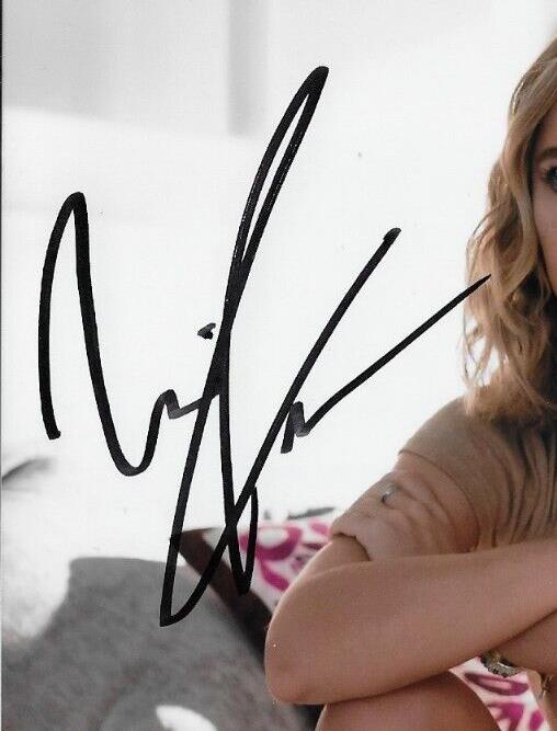Signé Madison Iseman Je sais ce que tu as fait l'été dernier 8x10 Photo #2 Original