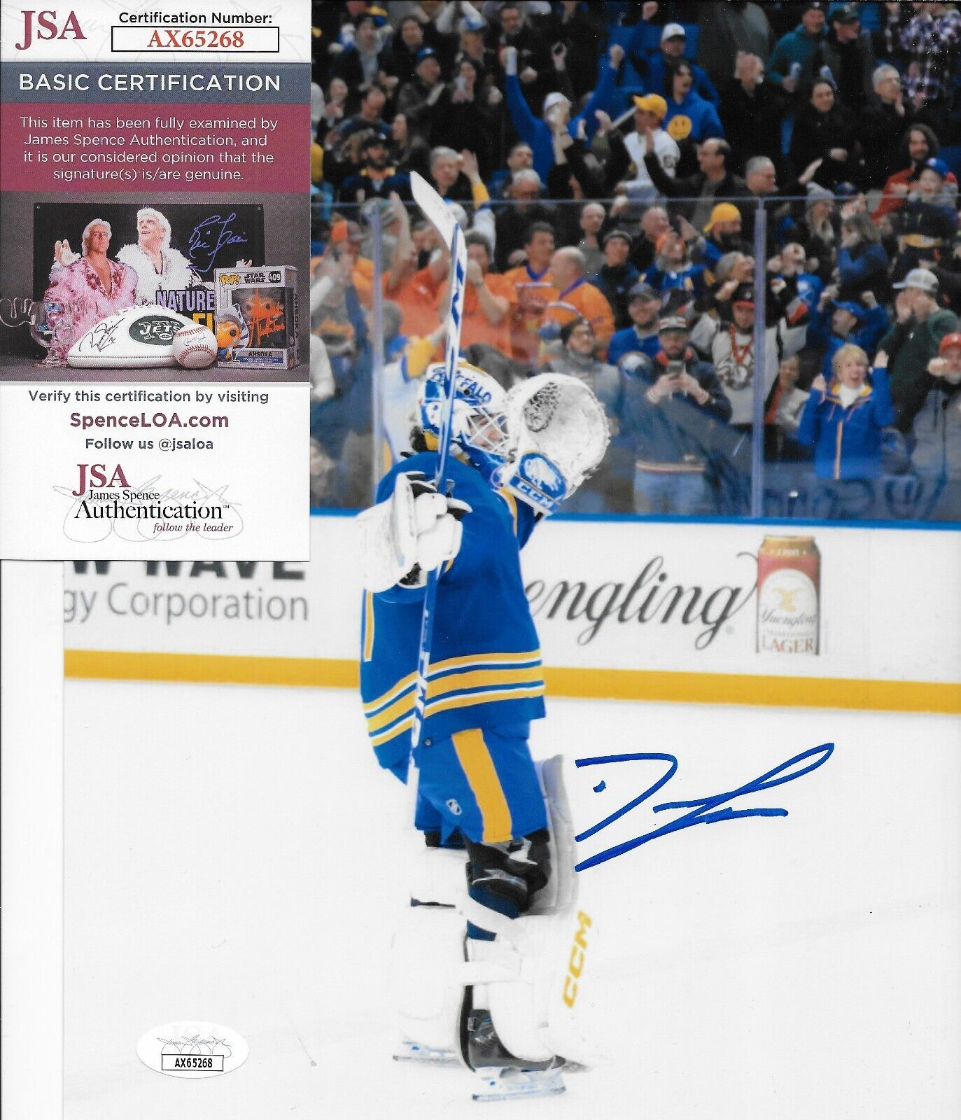 Photo autographiée 8x10 signée Devon Levi des Buffalo Sabres #1 avec authentification JSA