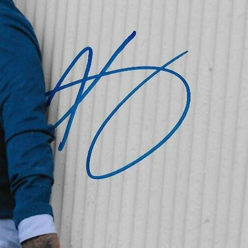 Signed Kevin Hart Actor Autographed 8x10 Photo #2 Original
