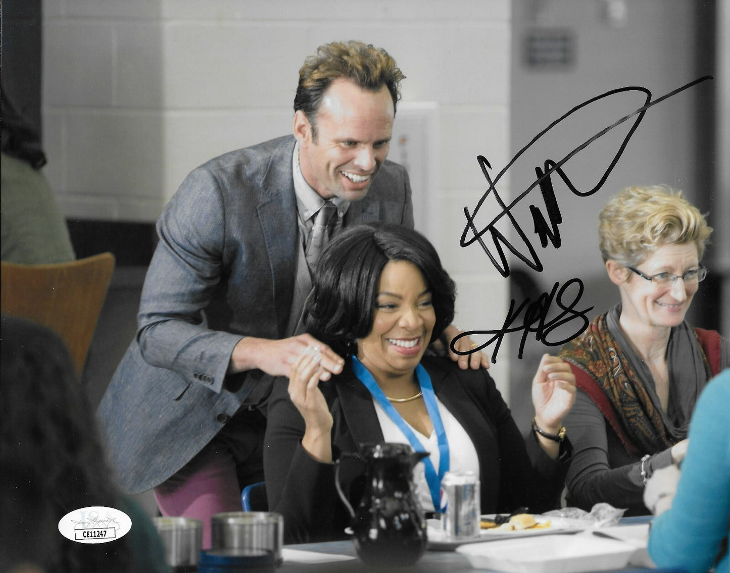 Signed Walton Goggins Kimberly Hebert Gregory Vice Principals 8x10 Photo w JSA