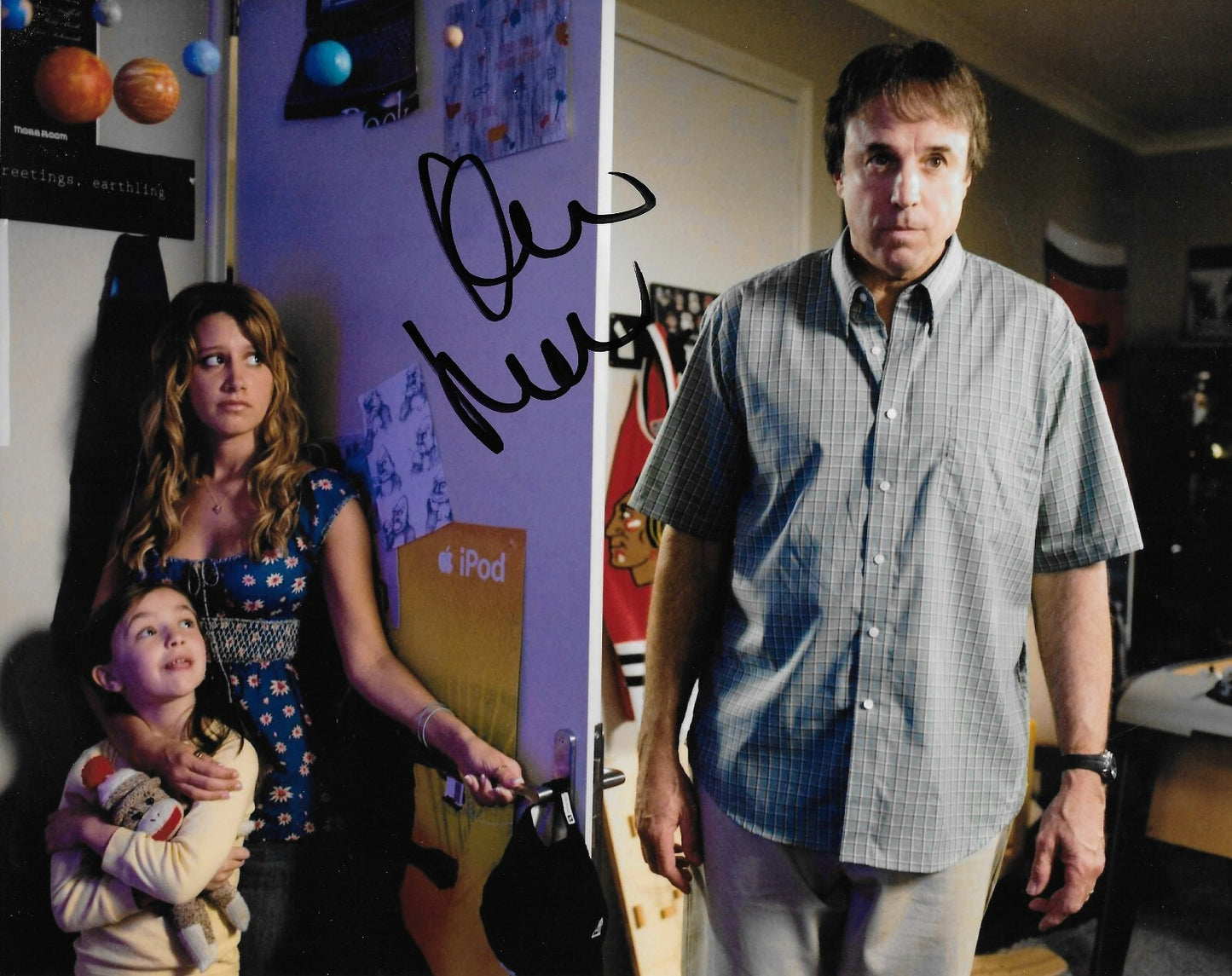 Signed Kevin Nealon Aliens in the Attic Autographed 8x10 Photo #6 Original