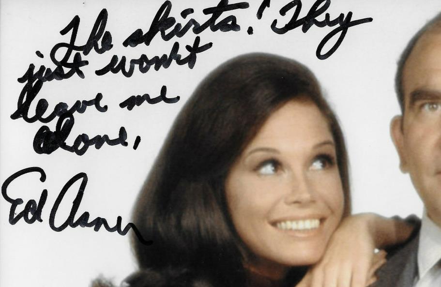 Signed Ed Asner Mary Tyler Moore Show Autographed 8x10 Photo #2 Original