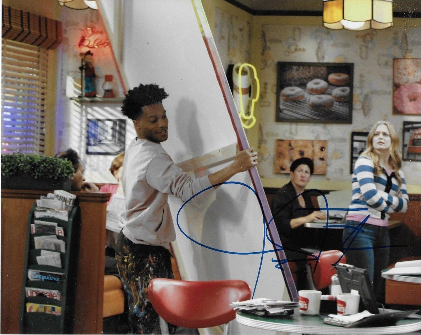Photo autographiée de Superior Donuts 8x10 signée par Jermaine Fowler