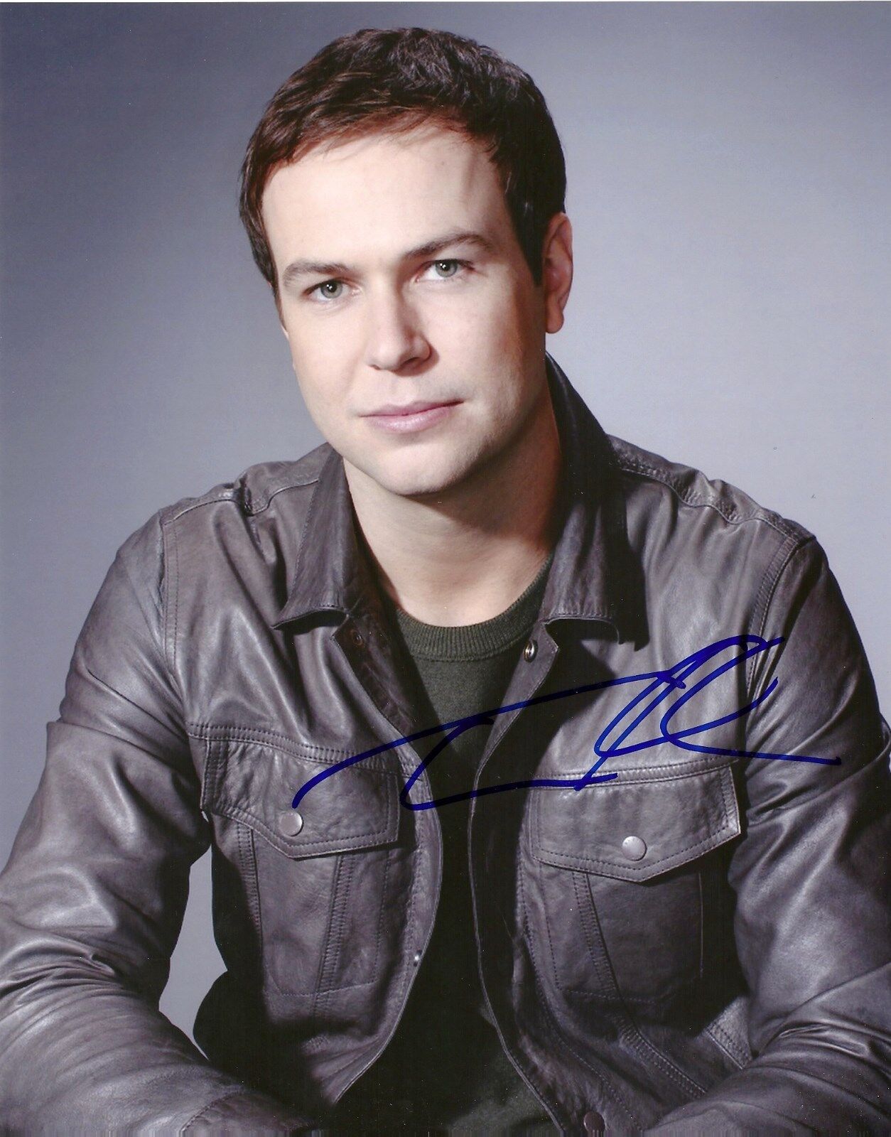 Photo autographiée de Taran Killam sur SNL 8x10