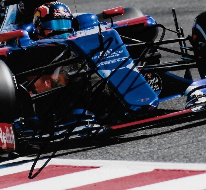 Autographed Toro Rosso Formula Driver Daniil Kvyat signed 8x10 Photo Original