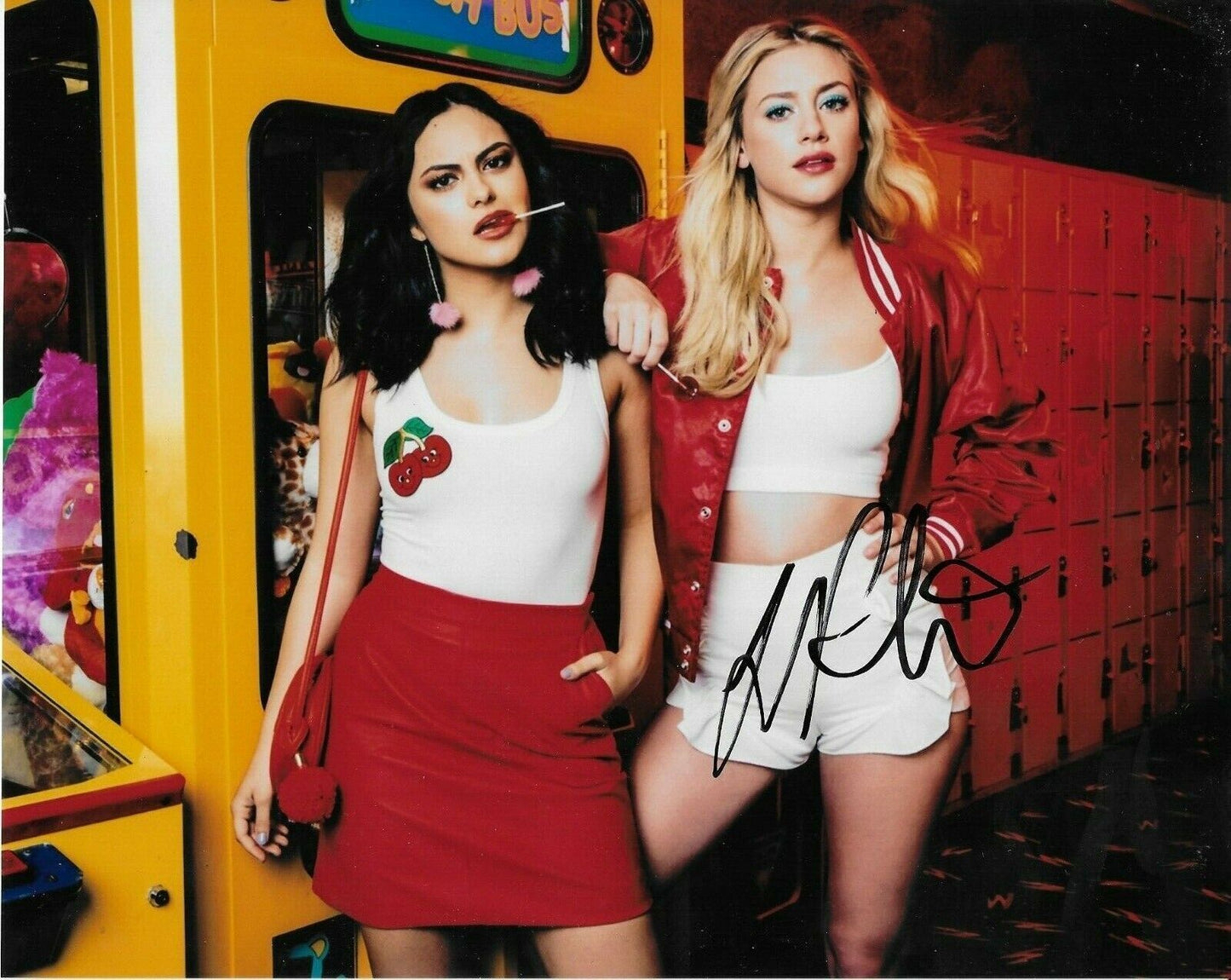 Autographed Actress Lili Reinhart signed 8x10 Riverdale