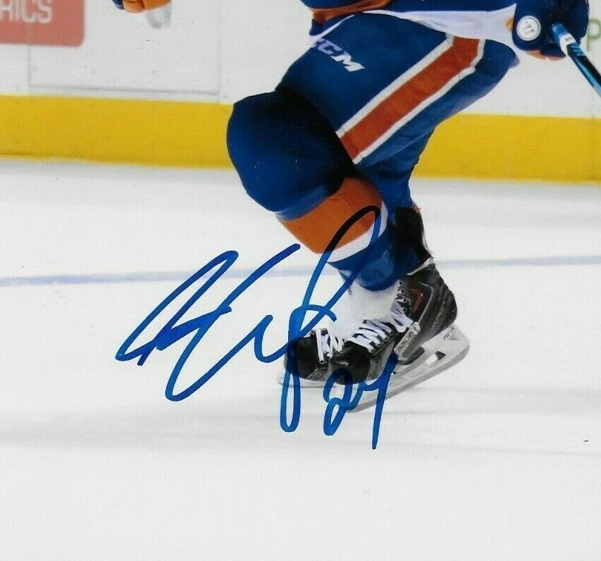 Autographed New York Islanders Stephen Gionta 8x10 Photo Original