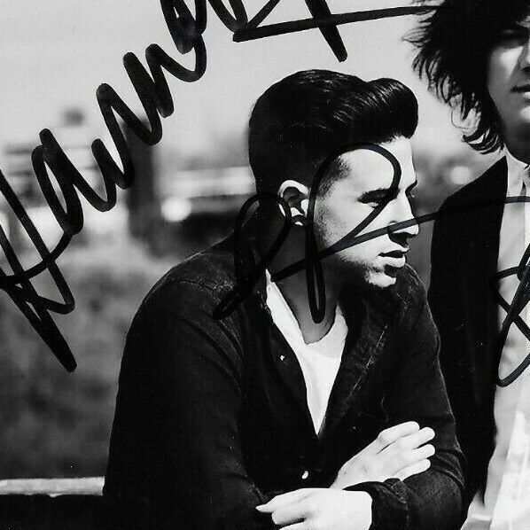 Autographed London Grammar signed 8x10 Photo Hannah Reid full name