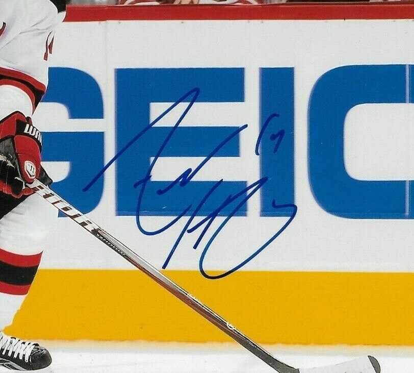 Photo 8x10 autographiée par Adam Henrique des Devils du New Jersey #2
